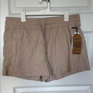 NWT Avalanche Women's Athletic Shorts in Tan Sz XL